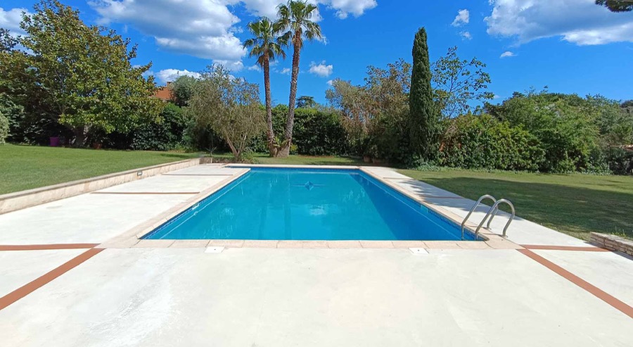 Hormigón pulido antideslizante - Piscina y Jardín - Barcelona