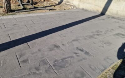 Hormigón impreso en el jardín de una casa en Bigues i Riells – Granollers (Vallès Oriental)