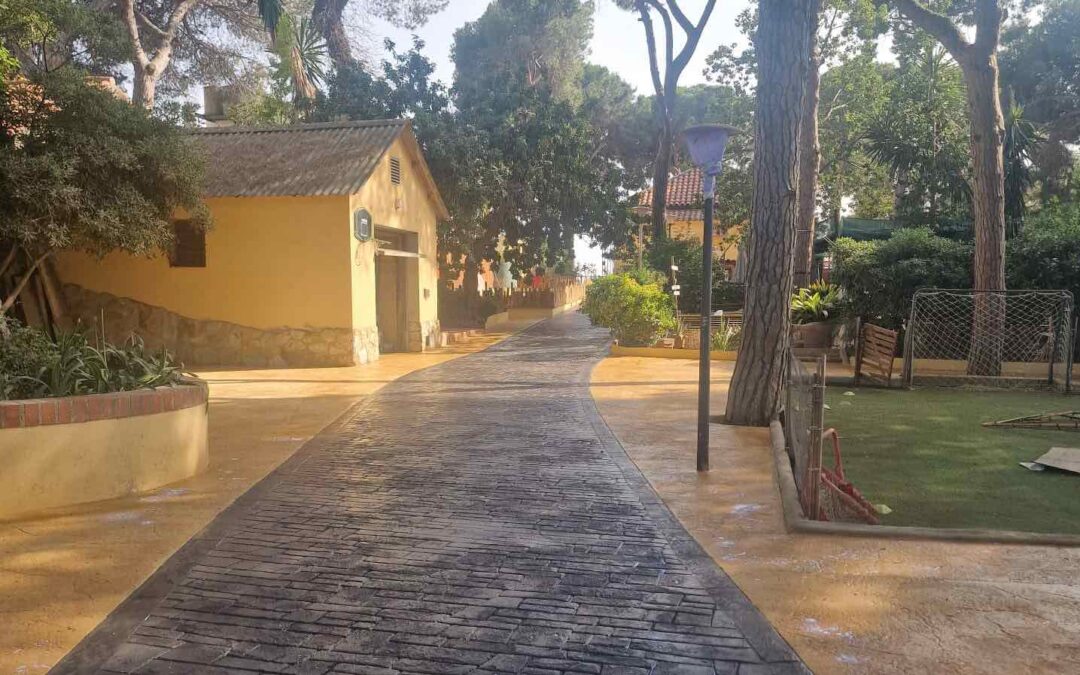 Nada mejor para el jardín que el Hormigón Impreso. Mira esta obra en Badalona