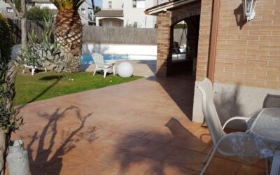 Hormigón impreso para el jardín y la piscina en Cardedeu y La Roca del Vallés