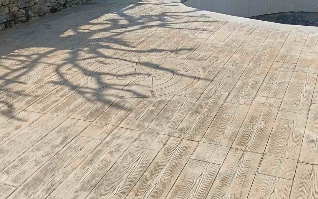 Hormigón impreso en molde madera para la piscina en Sant Just Desvern
