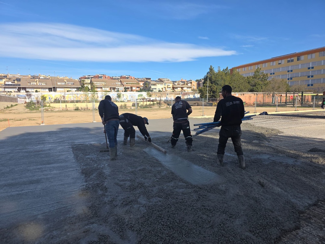 Empresa de hormigón especializada en pistas deportivas - padel - fútbol - tenis