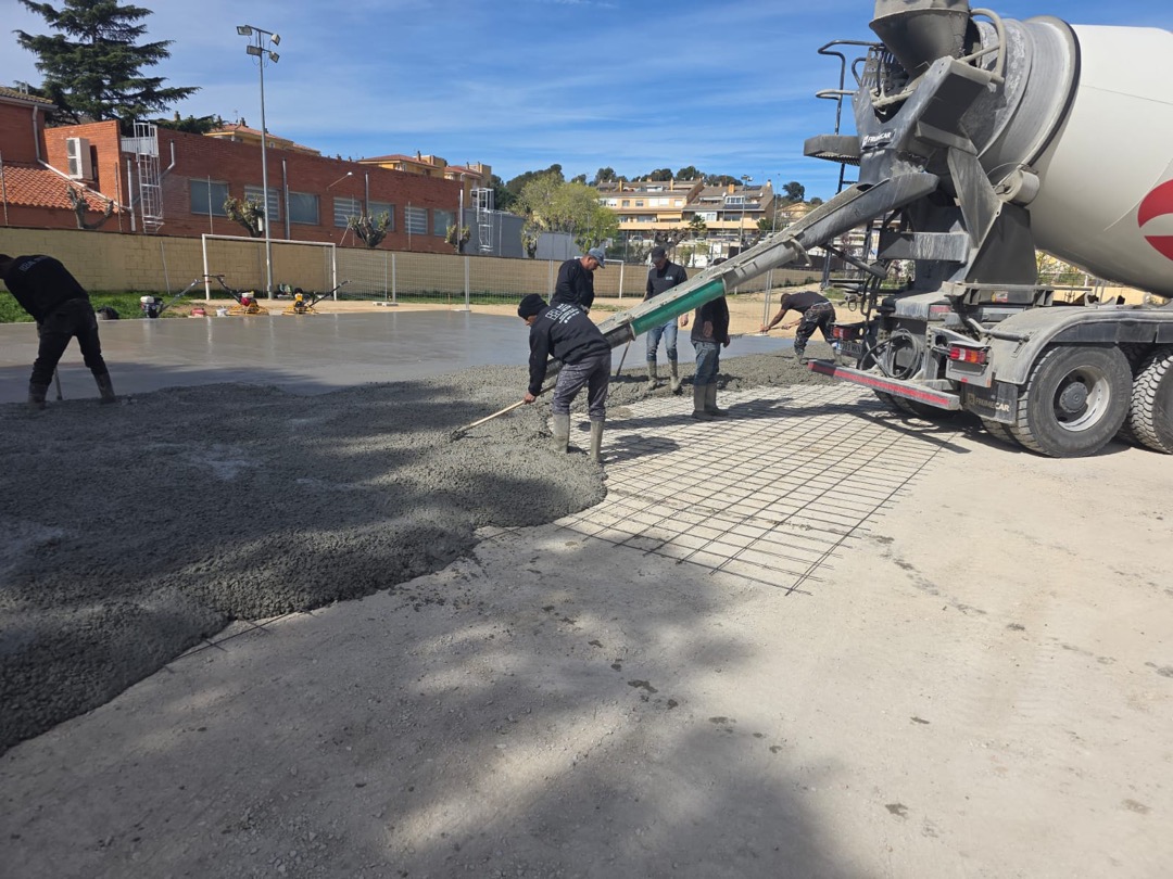Empresa de hormigón especializada en pistas deportivas - padel - fútbol - tenis