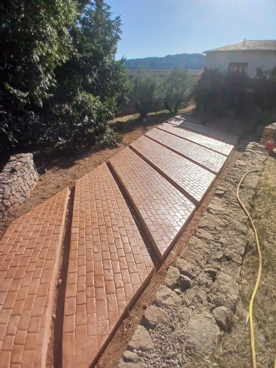 Hormigon impreso en Santa Eulàlia de Ronçana, Caldes de Montbui y L'Ametlla del Vallés