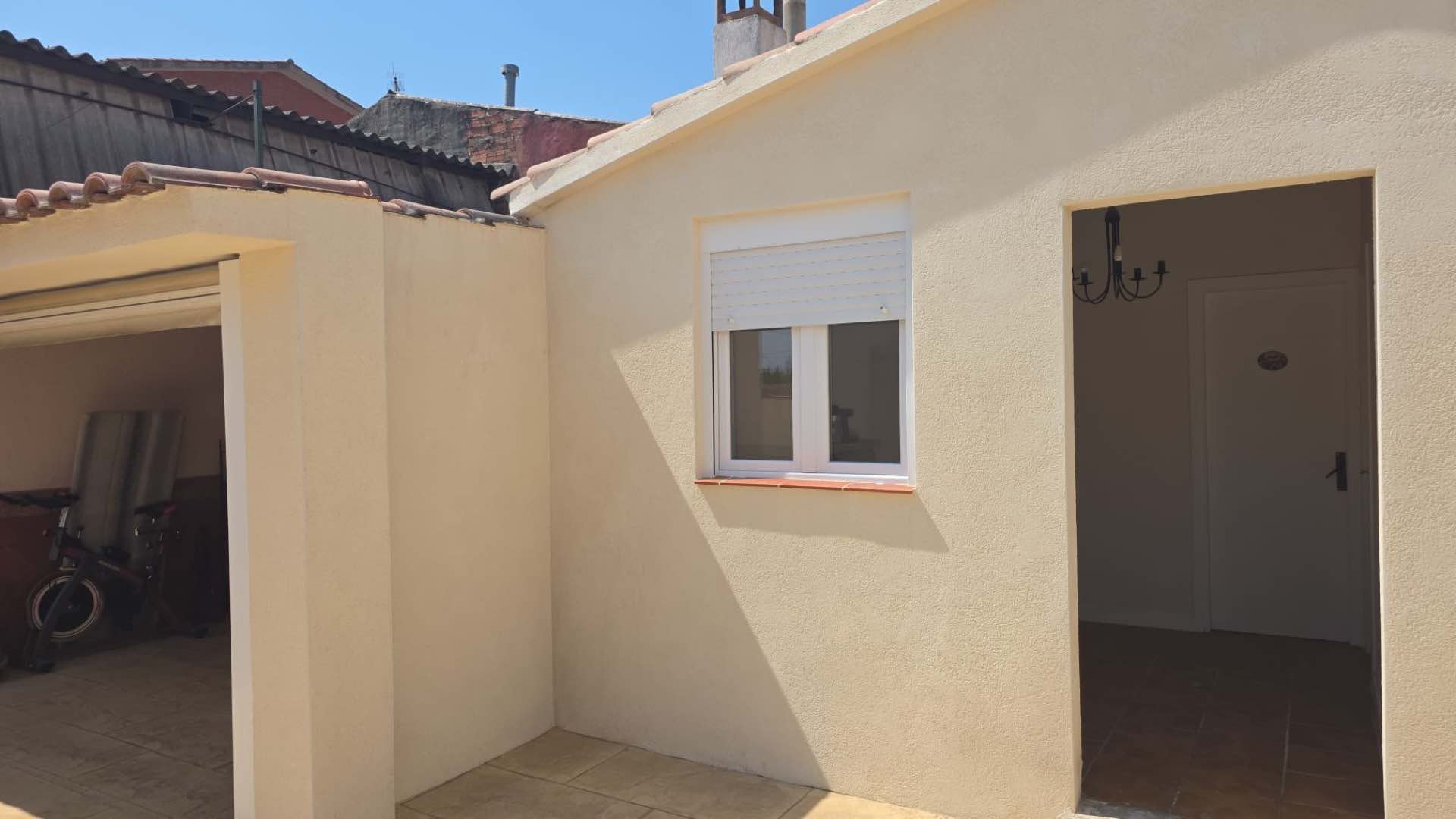 Fachada en mortero monocapa en Castelldefels - Barcelona